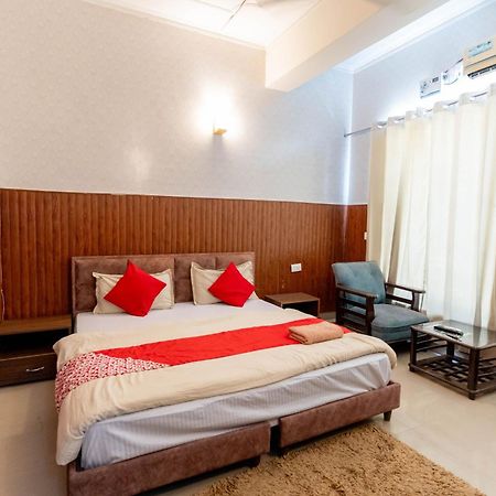 Shivjot Hotel Kharar Exterior foto